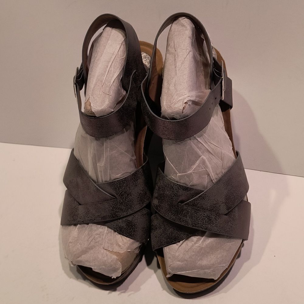 Yoki Platform Sandal